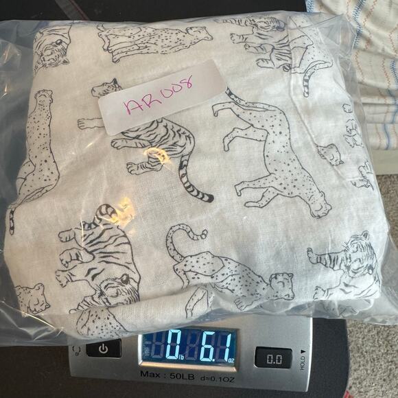 Rails Women’s Small Linen‎ Blend Button Down Shirt White Tiger Print Casual - Picture 9 of 9